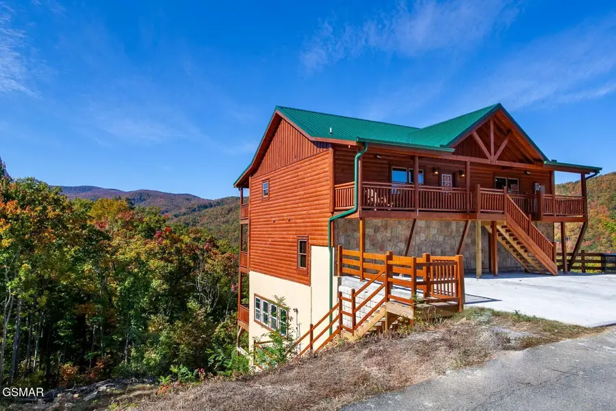 923 Street Of Dreams Drive, Gatlinburg, TN 37738 - Image #3