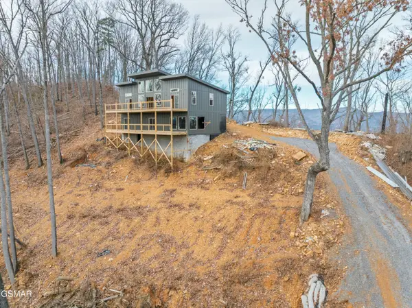 1995 Spurling Road, Sevierville, TN 37862