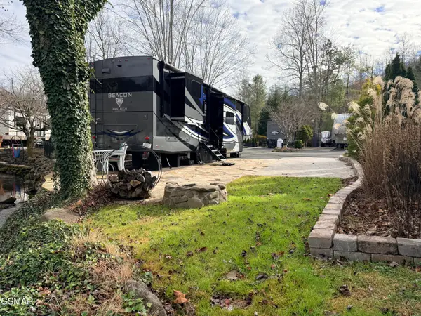 4229 E Parkway #164, Gatlinburg, TN 37738