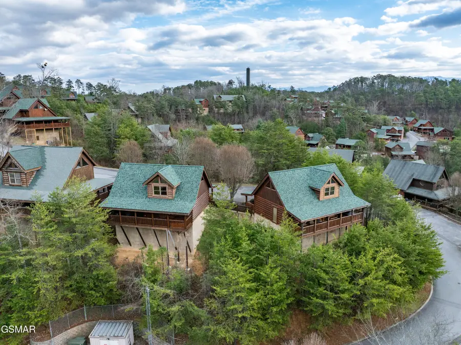 1937 Cougar Crossing Way, Sevierville, TN 37876 - Image #2