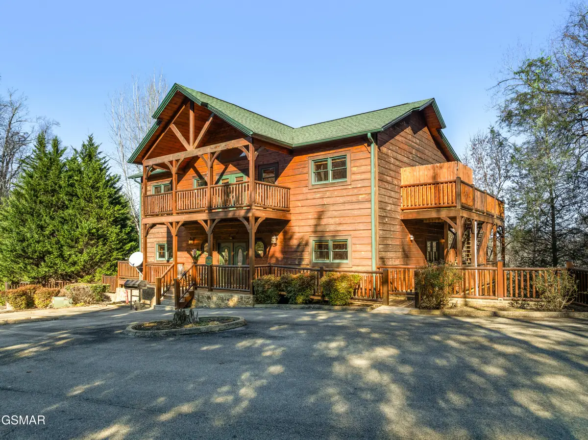 204 Dogwood Point Way, Gatlinburg, TN 37738 - Image #1