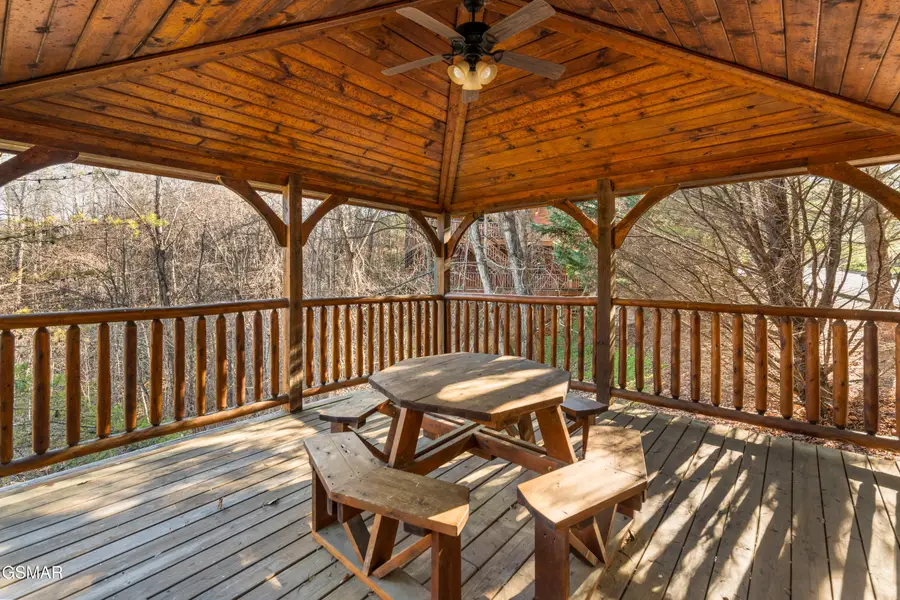 204 Dogwood Point Way, Gatlinburg, TN 37738 - Image #3