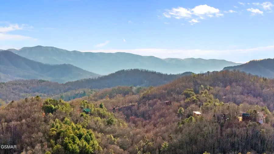 2853 White Oak Ridge Ln, Sevierville, TN 37862 - Image #2