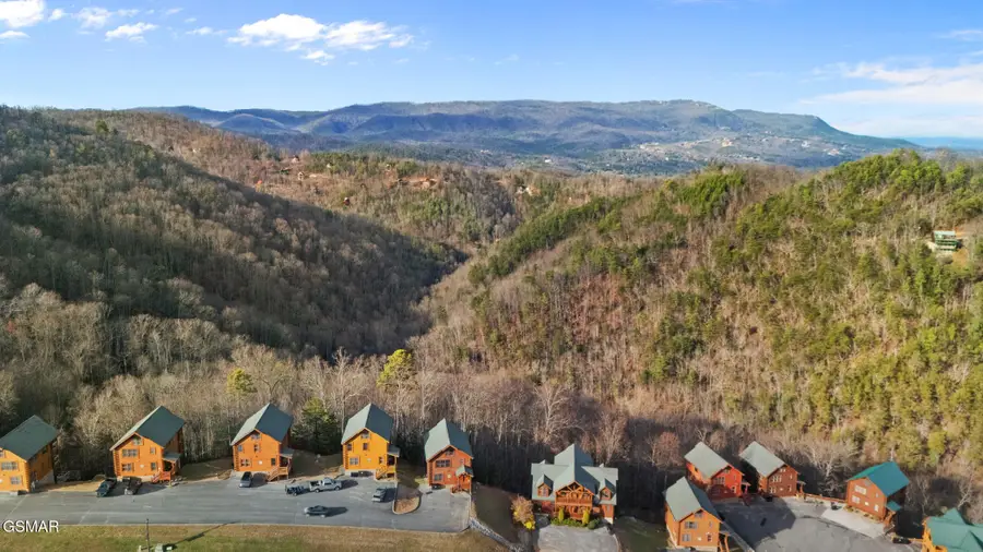 2853 White Oak Ridge Ln, Sevierville, TN 37862 - Image #3