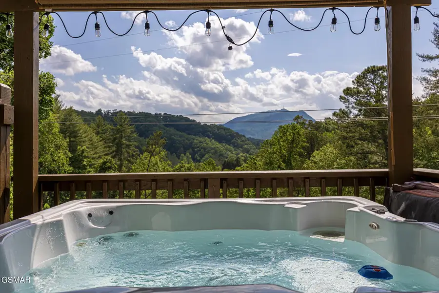 916 Hideaway Hills Circle, Sevierville, TN 37862 - Image #2