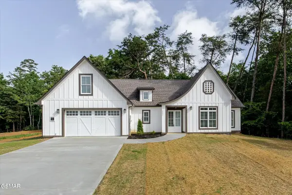 2422 Iron Forge Way, Sevierville, TN 37876