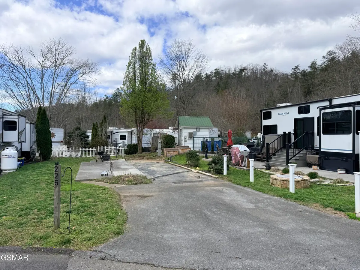 4229 E Parkway #225, Gatlinburg, TN 37738 - #1