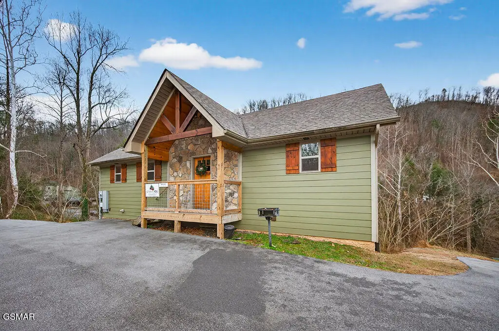 307 Sterling Drive, Gatlinburg, TN 37738 - Image #1
