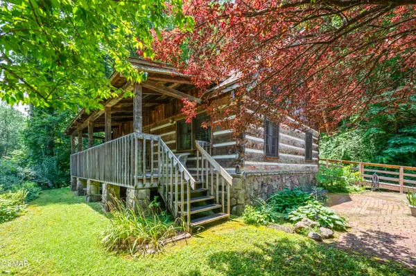 727 Hidden Valley Road, Gatlinburg, TN 37738