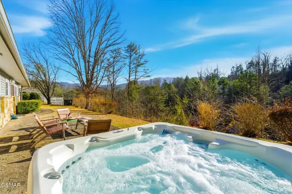 1613 Lake Drive, Gatlinburg, TN 37738