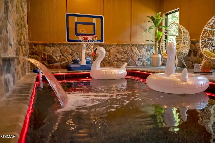 3219 Old Mountain Road, Sevierville, TN 37876 - Image #2