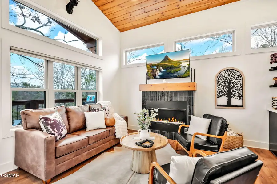 2385 Forge Hideaway Loop #UNIT 3, Pigeon Forge, TN 37863 - Image #2