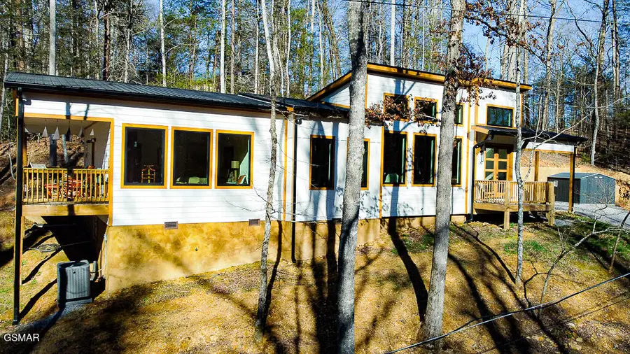 657 Crescent Drive, Gatlinburg, TN 37738 - Image #2