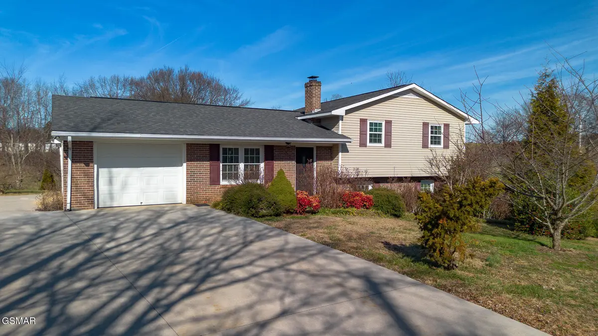 412 George Washington Drive, Dandridge, TN 37725 - Image #1