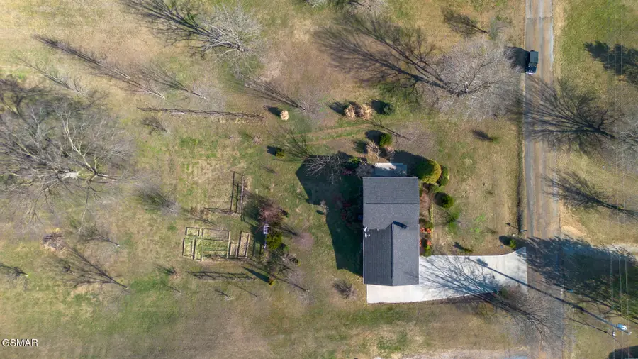 412 George Washington Drive, Dandridge, TN 37725 - Image #2