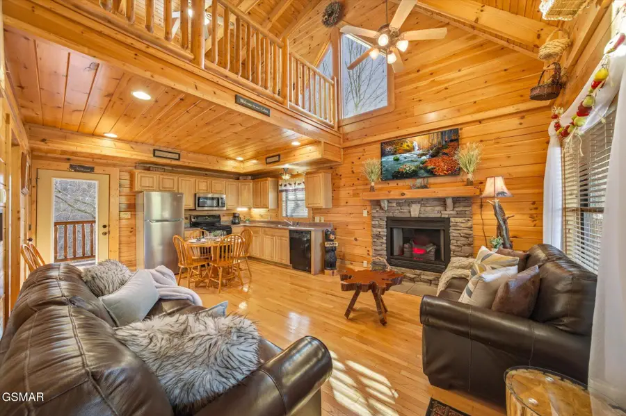 2016 Bear Creek Way, Pigeon Forge, TN 37862 - Image #2