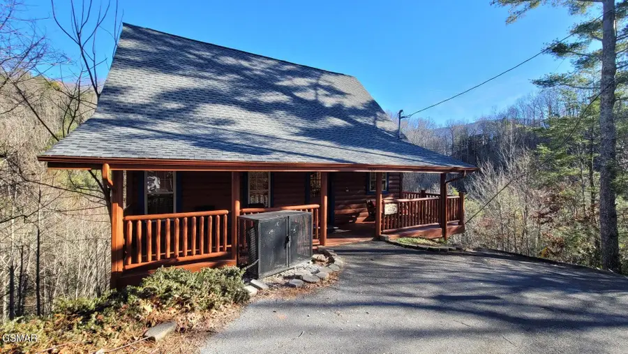 909 Grey Fox Trail, Gatlinburg, TN 37738 - Image #2