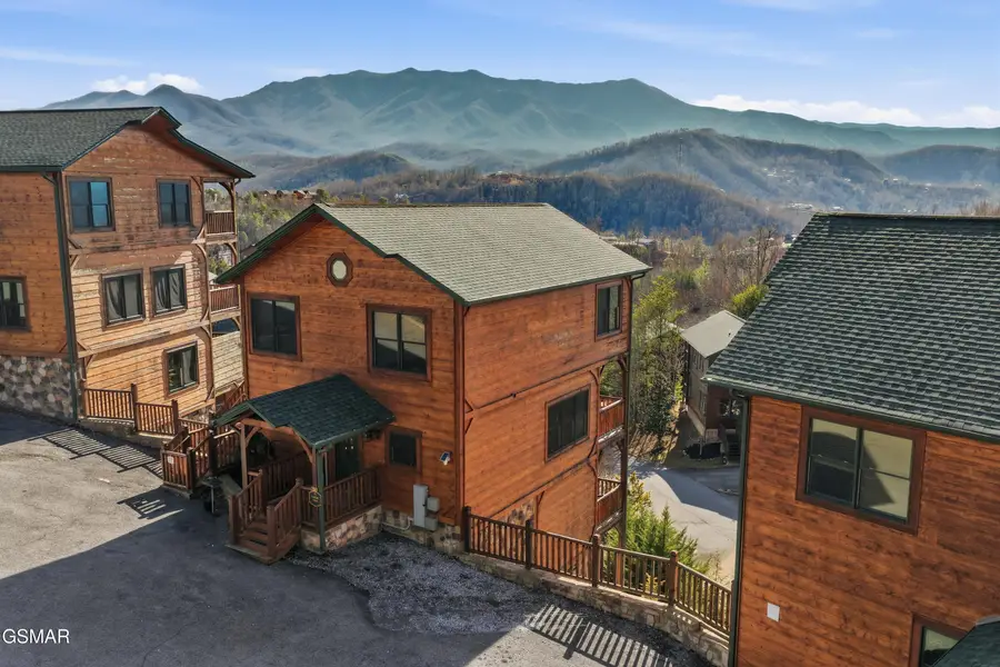 768 Mountain Stream Way, Gatlinburg, TN 37738 - Image #2