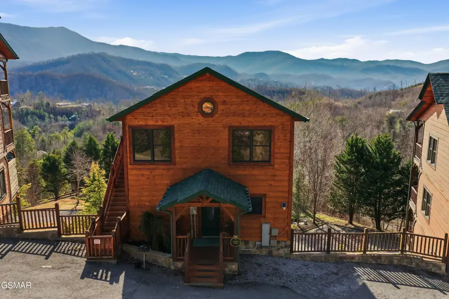 768 Mountain Stream Way, Gatlinburg, TN 37738 - Image #3