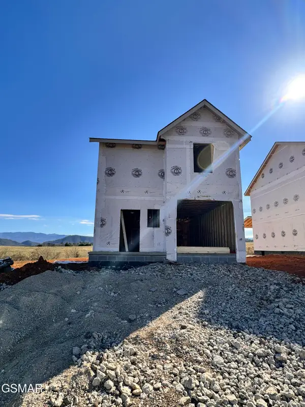 972 Lacy Ct, Sevierville, TN 37862