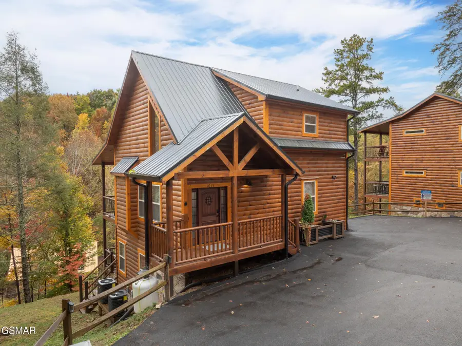 1013 Silver Poplar Lane, Sevierville, TN 37876 - Image #3