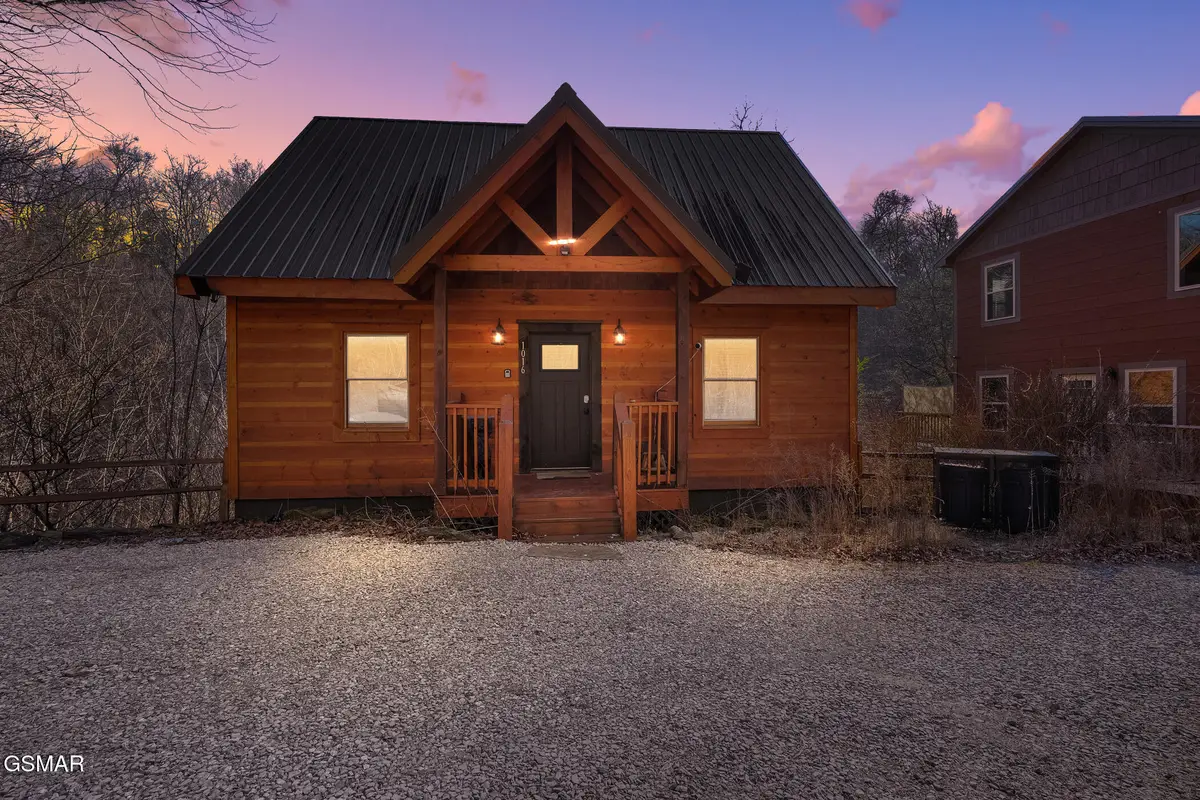 1016 Ravens Ford Way, Sevierville, TN 37876 - Image #1