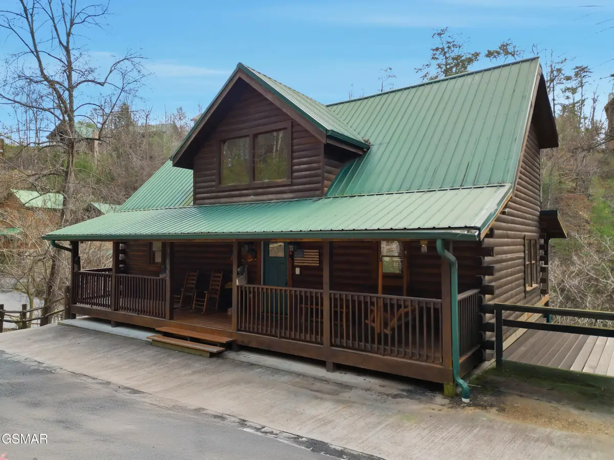 620 Chickasaw Gap Way, Pigeon Forge, TN 37863 - Image #1