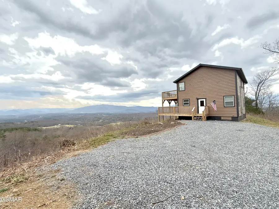 855 S Ridge Way, Cosby, TN 37722 - #2
