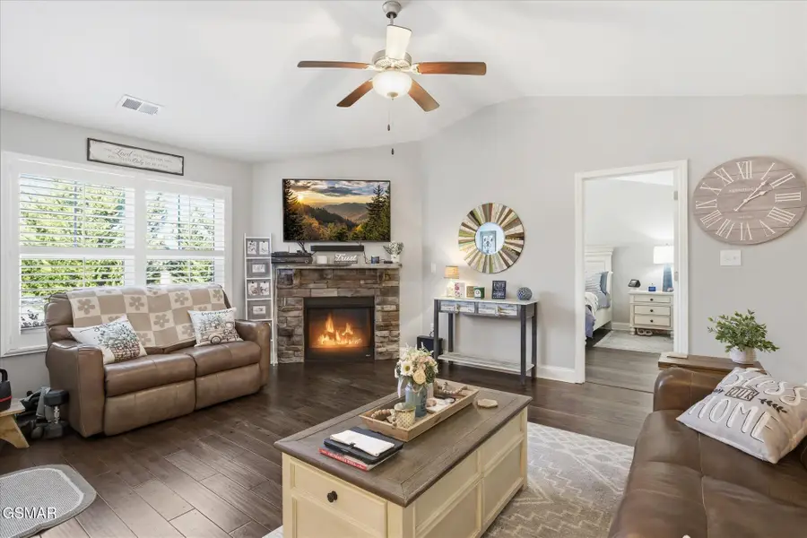 422 Larkspur Way, Sevierville, TN 37862 - Image #3