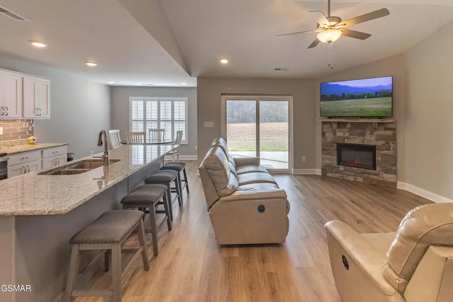 712 Snowflower Circle, Pigeon Forge, TN 37863 - #2