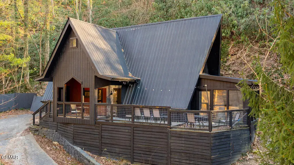 1043 Ski Mountain Road, Gatlinburg, TN 37738 - Image #1