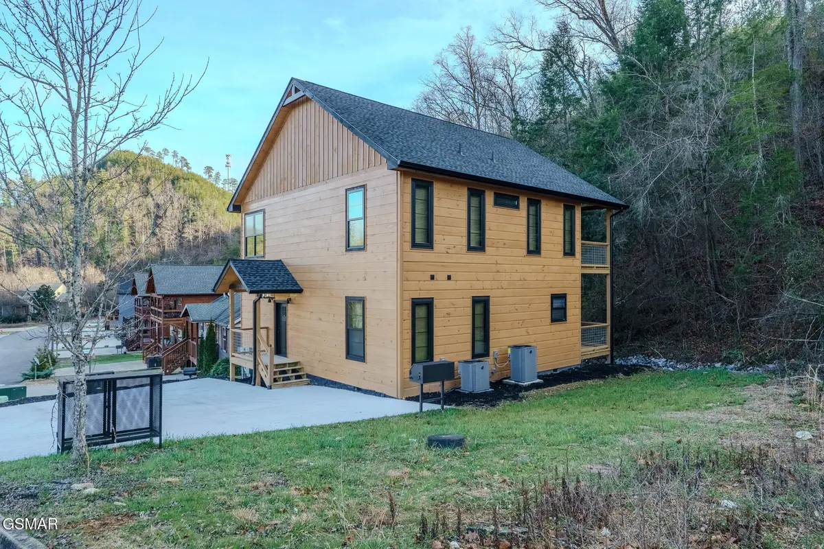 3139 Cherokee Valley Drive, Sevierville, TN 37862 - Image #1