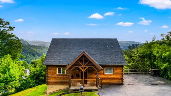 705 Ellis Ogle Road, Gatlinburg, TN 37738