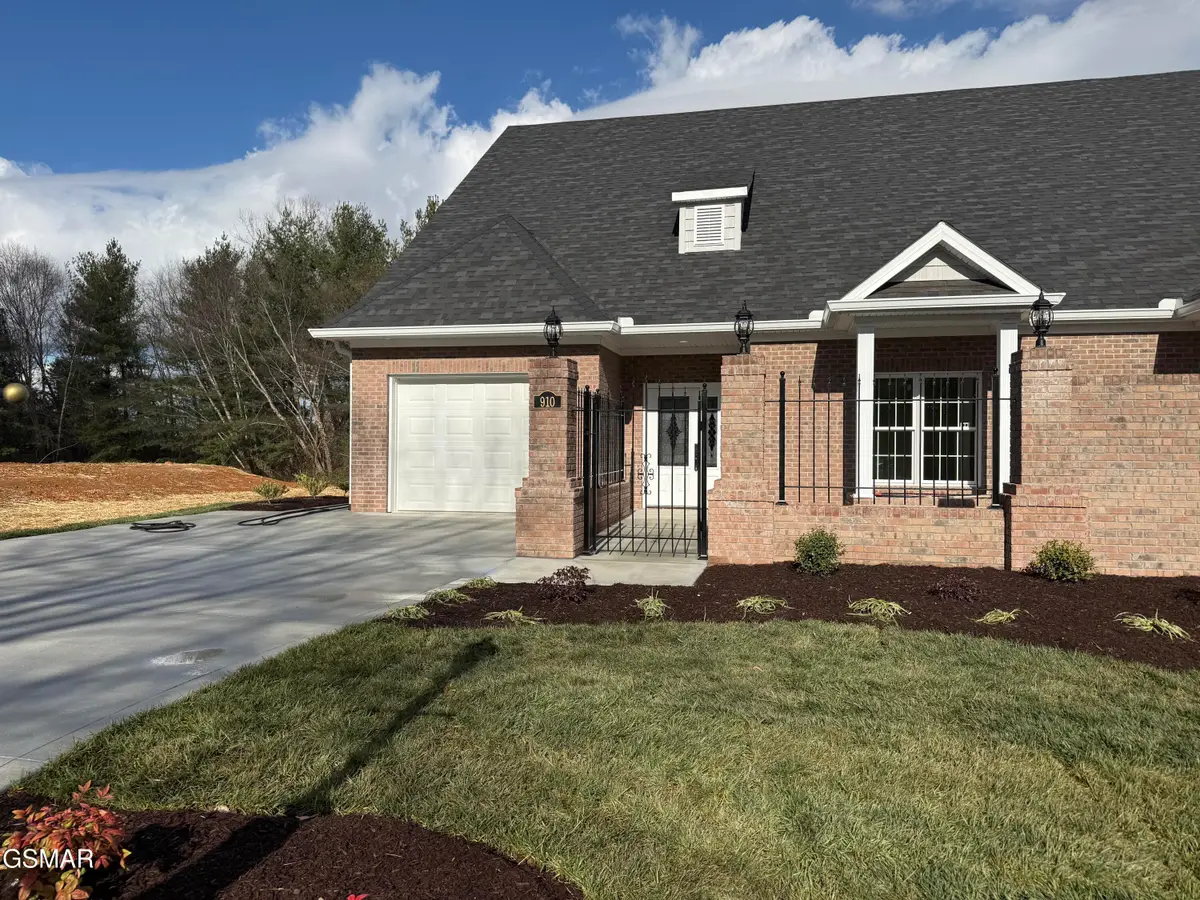 910 Fine Glen Drive, Sevierville, TN 37862 - Image #1