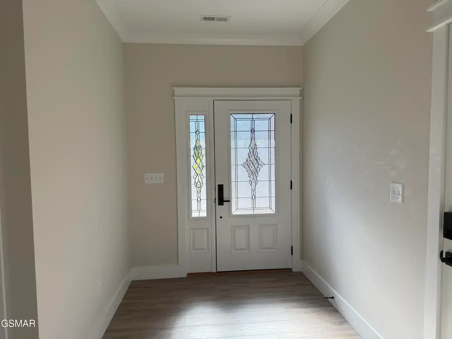 910 Fine Glen Drive, Sevierville, TN 37862 - Image #2