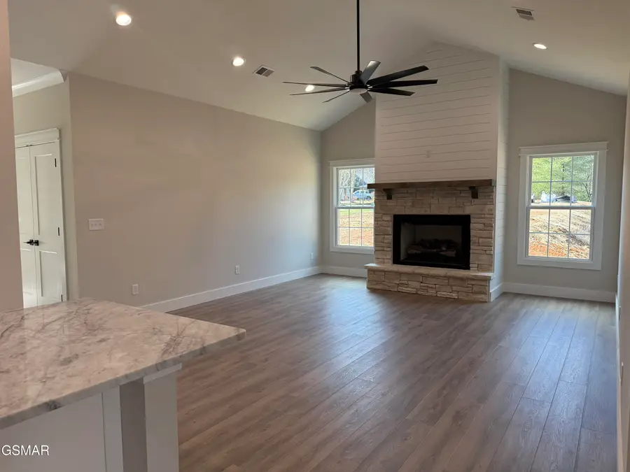 910 Fine Glen Drive, Sevierville, TN 37862 - Image #3