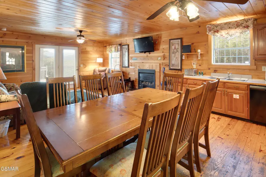 1433 Twin Rock Drive, Sevierville, TN 37862 - Image #3