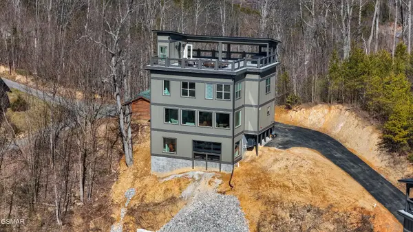 289 Laurel Oaks Way, Gatlinburg, TN 37738