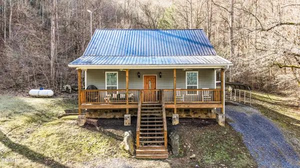 4876 Pearl Valley Road, Sevierville, TN 37876