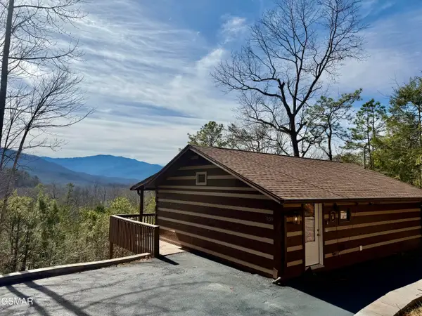 939 Vixen Run, Gatlinburg, TN 37738