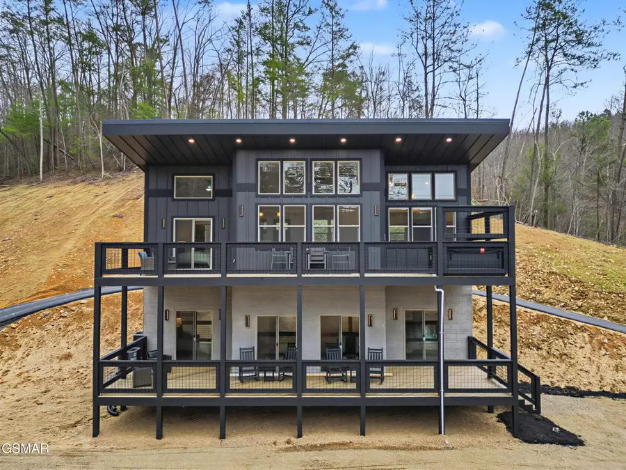 4305 Lakeshore Avenue, Sevierville, TN 37876 - #3