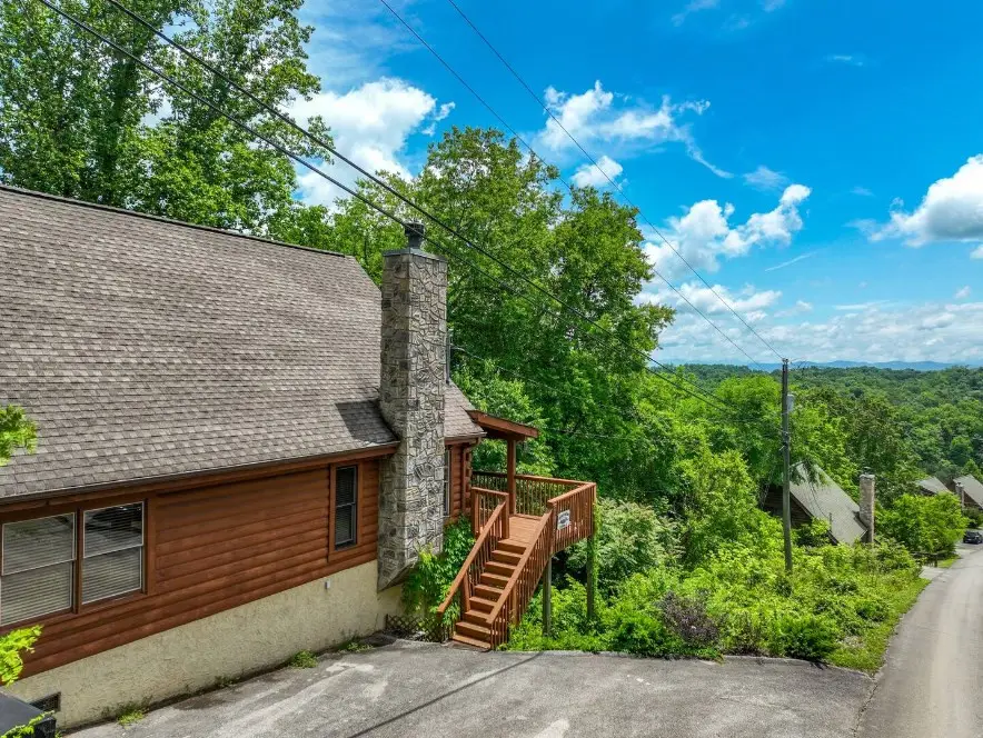 2205 Eagle Feather Drive, Sevierville, TN 37876 - #2