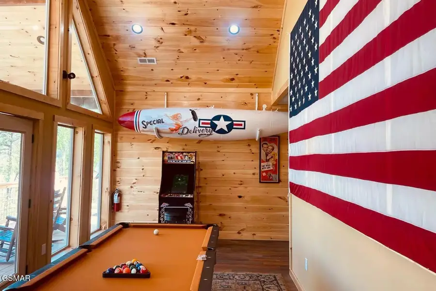 604 Cherokee Orchard Road, Gatlinburg, TN 37738 - #3