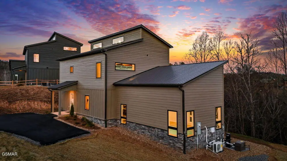 638 Ridge Top Loop, Gatlinburg, TN 37738 - #1