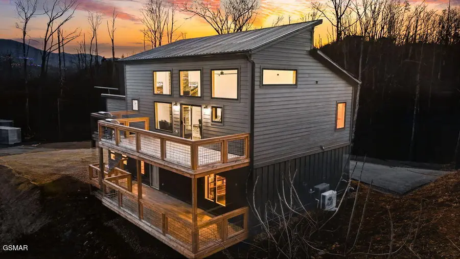 638 Ridge Top Loop, Gatlinburg, TN 37738 - #2