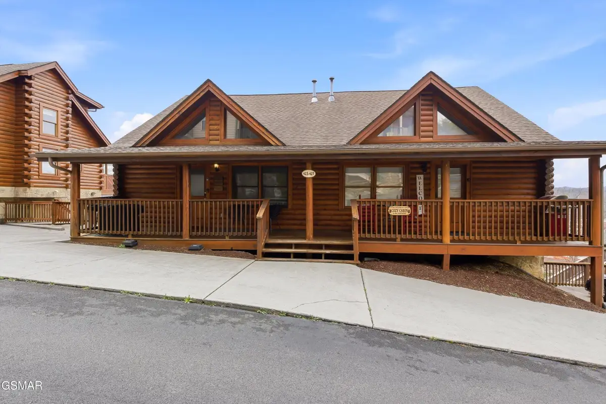 423 Big Bear Way, Pigeon Forge, TN 37863 - #1