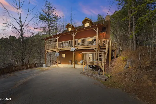 1122 Eagle Pointe Way, Pigeon Forge, TN 37863