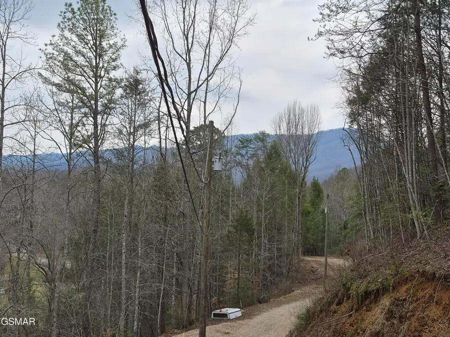 2912 Kettle Creek Way, Sevierville, TN 37876 - #2