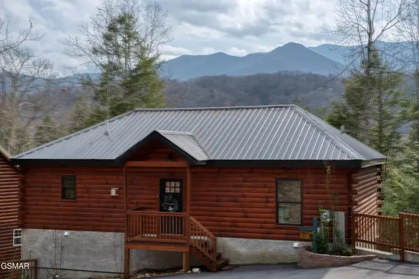 1616 Misty Hollow Way, Gatlinburg, TN 37738