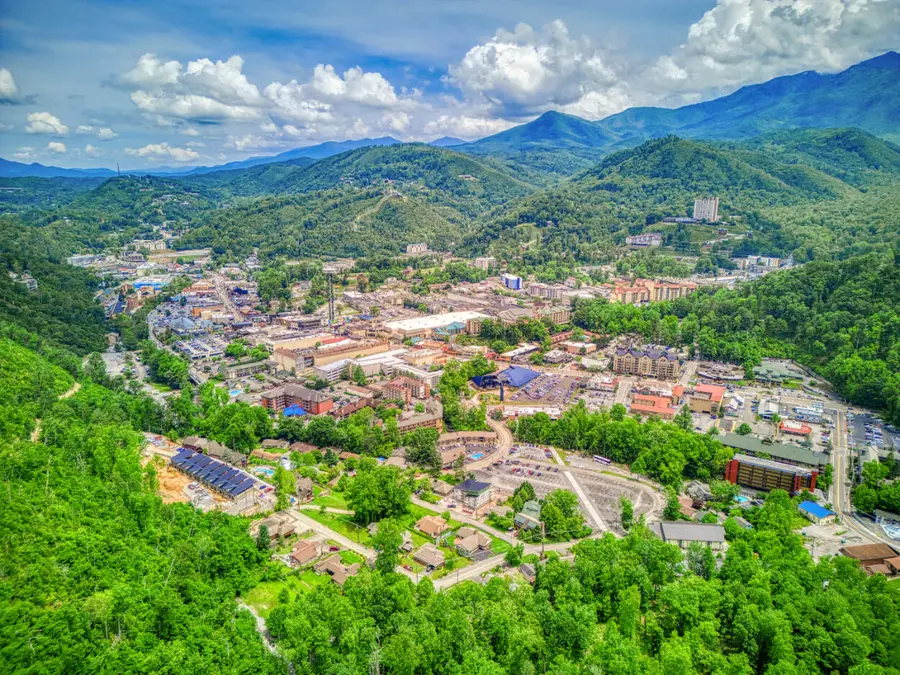 855 Campbell Lead Road #406, Gatlinburg, TN 37738 - #2